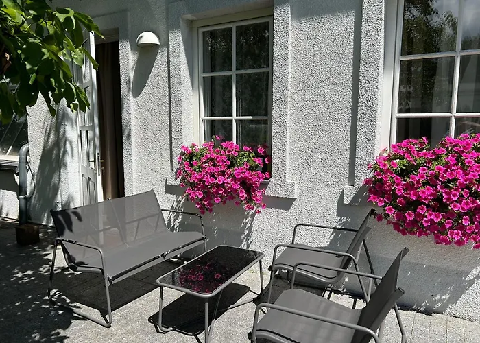 Apartment Mit Gartenblick Und Terrasse